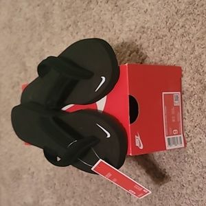 Women's Nike sandals size 9